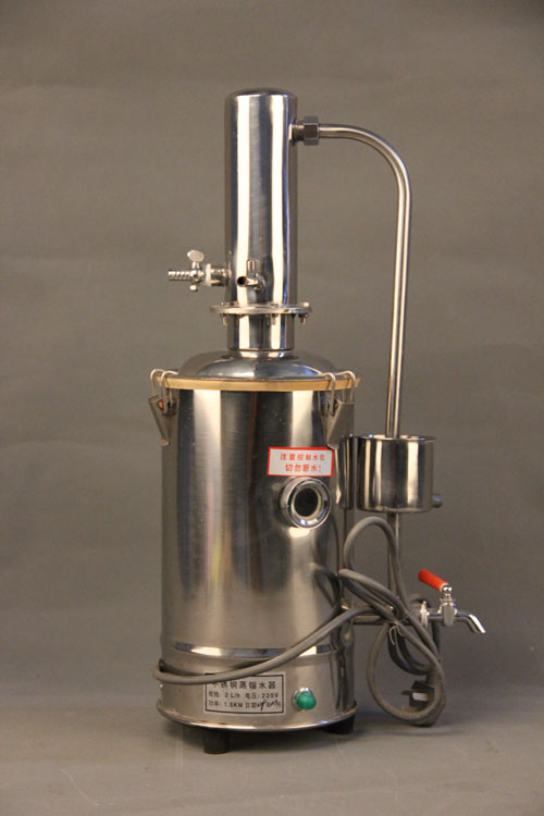 蒸馏水器